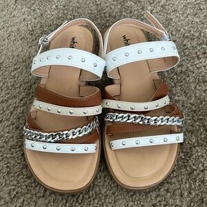 Women’s sandals size 6